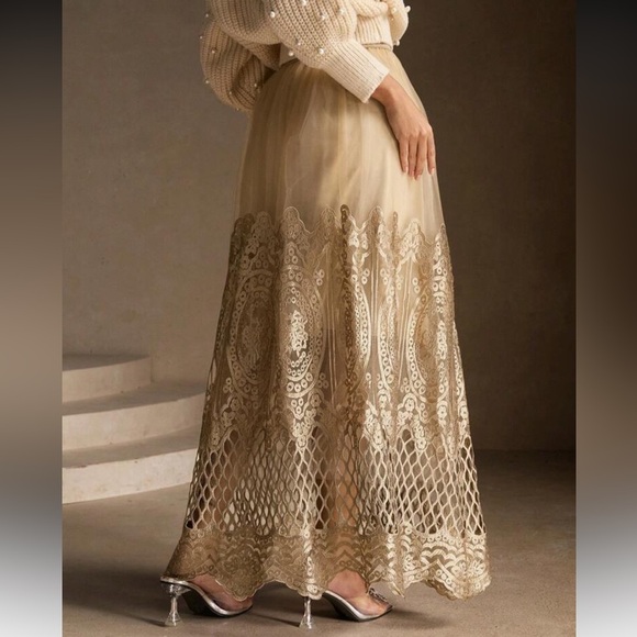 Vintage Lace Hollow-Out A-Line Elegant Cream and Gold Women's Skirt - Picture 2 of 8